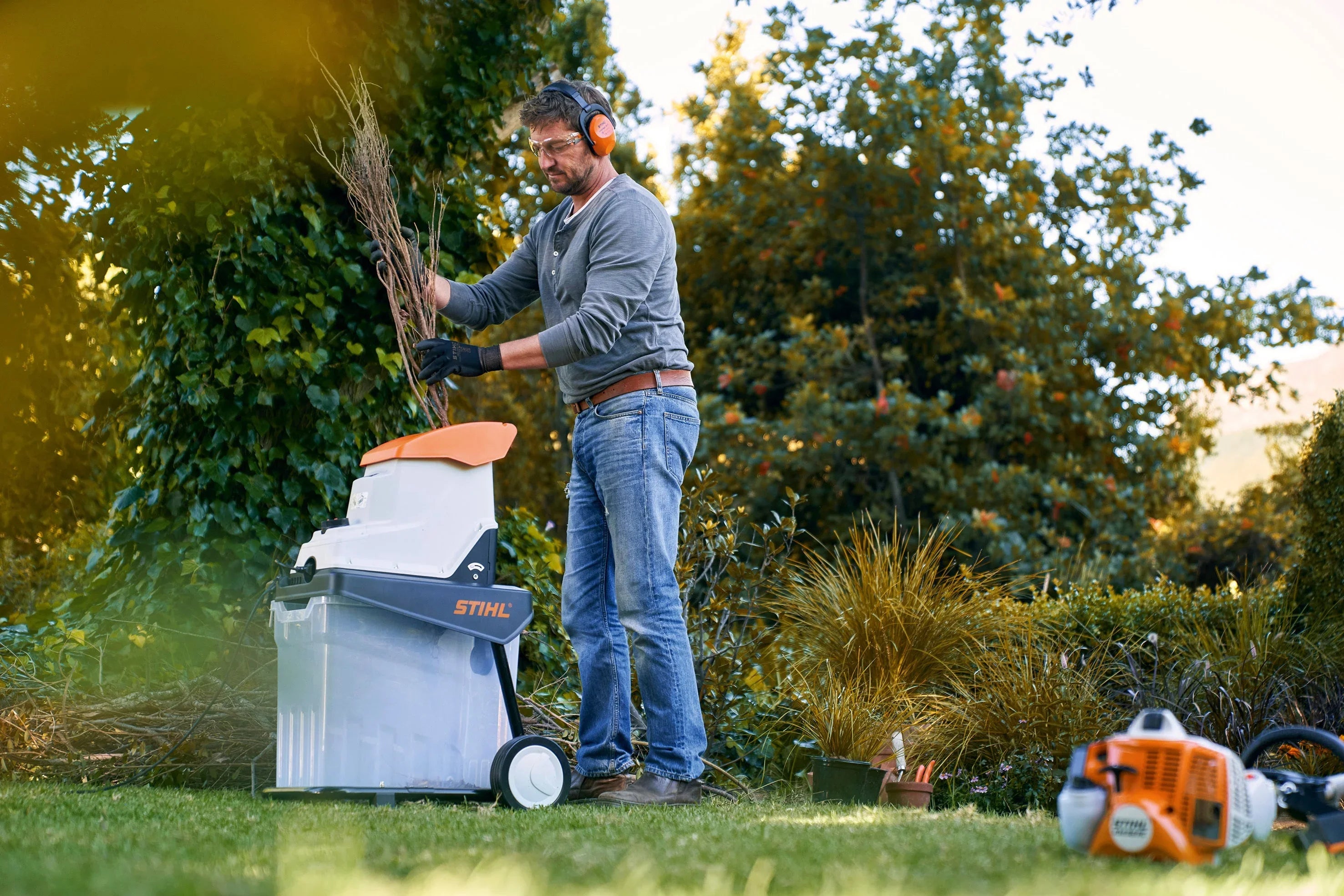 STIHL maanmuokkaus ja siistiminen
