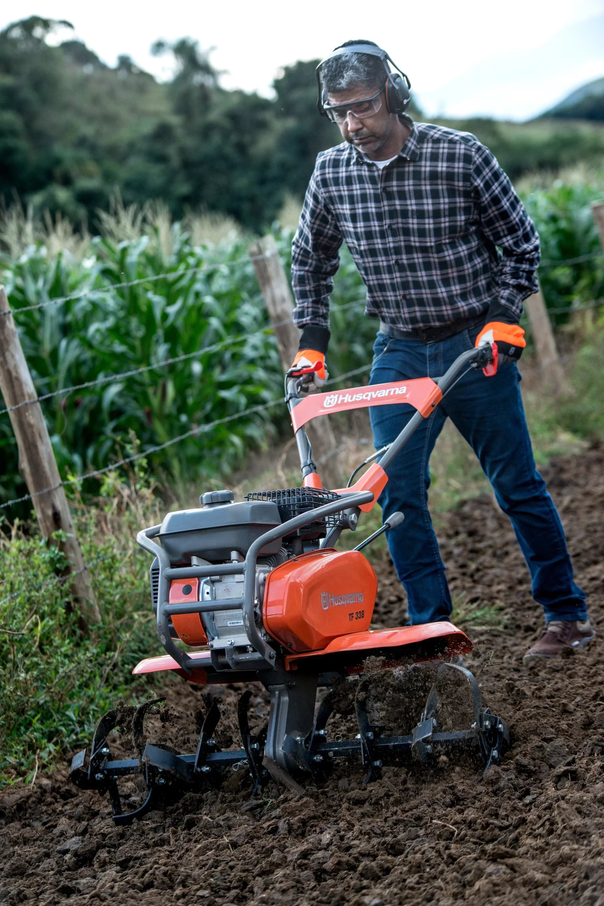 Husqvarna maanmuokkaus ja siistiminen