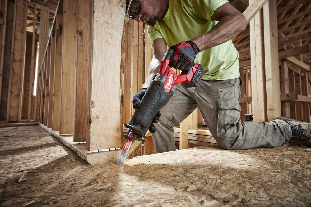 Milwaukee pisto- ja puukkosahat