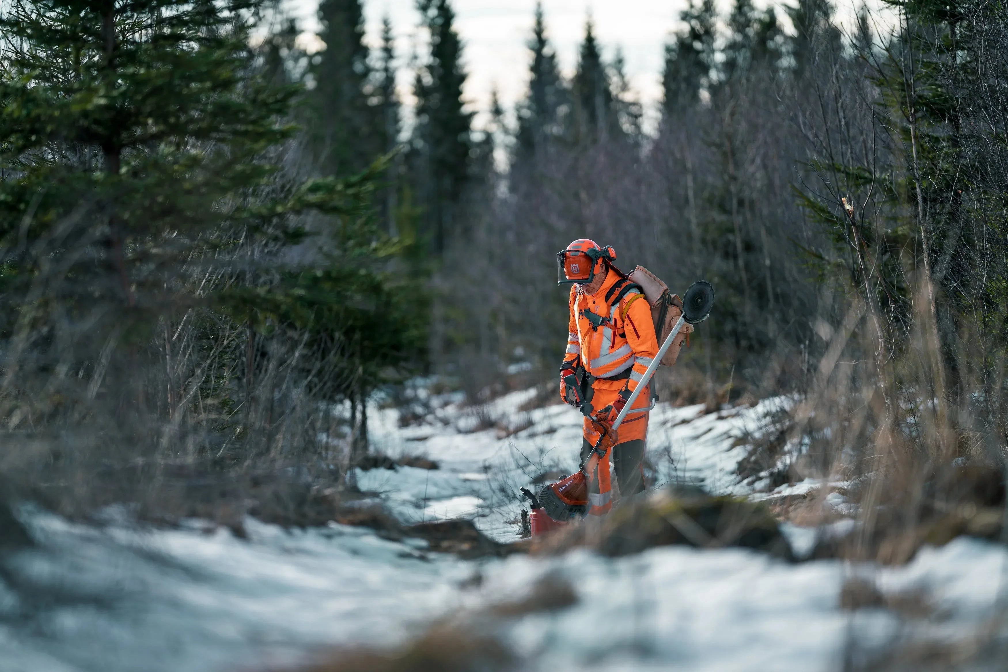 Raivaussaha varusteet