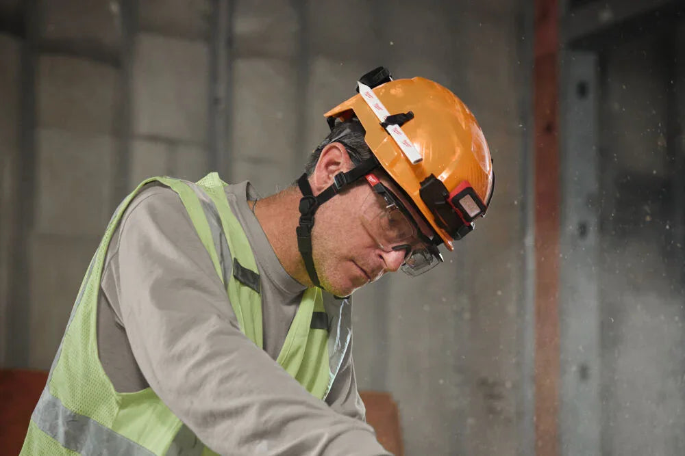 Milwaukee suojalasit silmälasien päälle