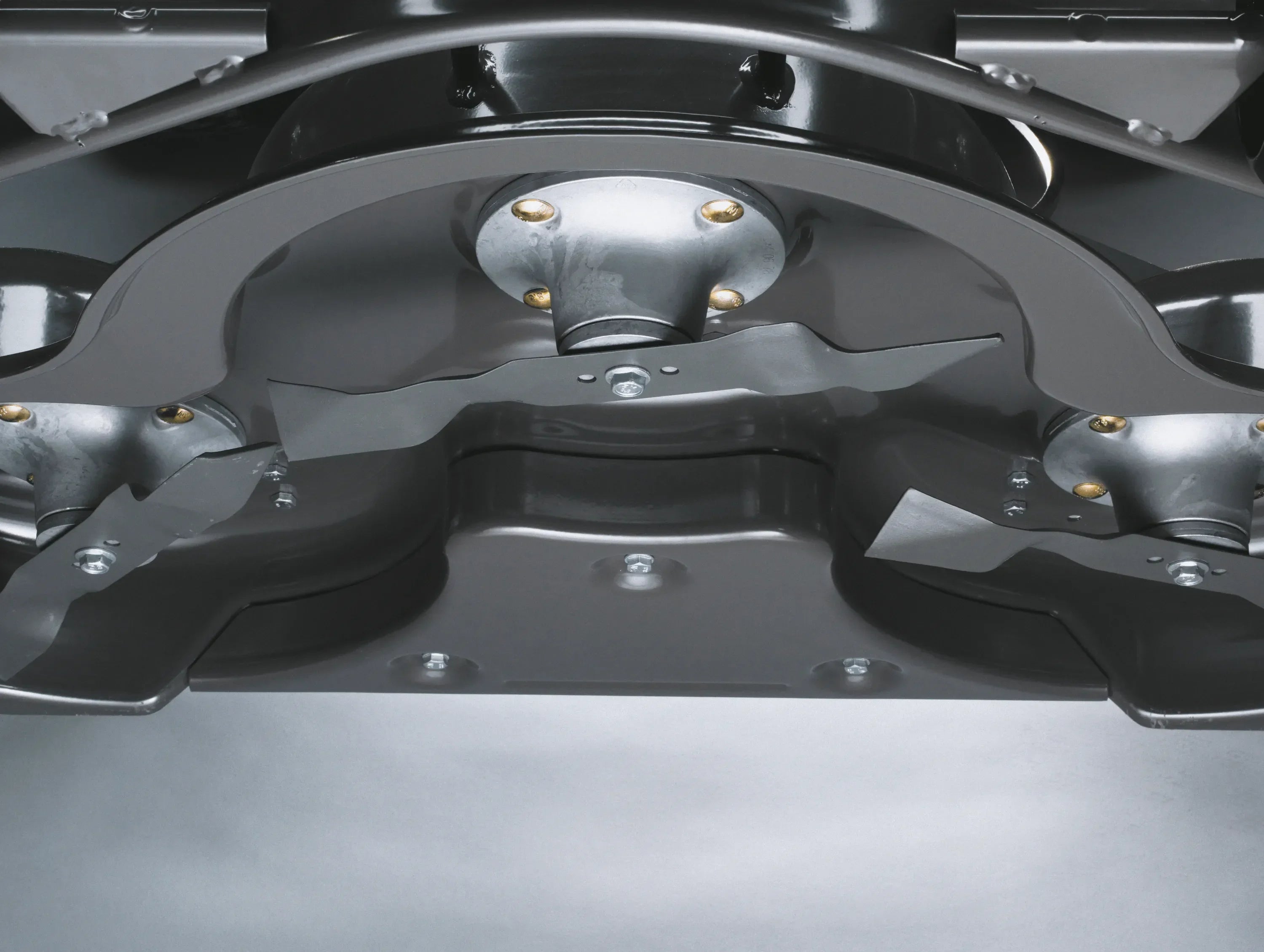 Husqvarna Rider 214C ajoleikkuri + combi 94 - Puutarhakone