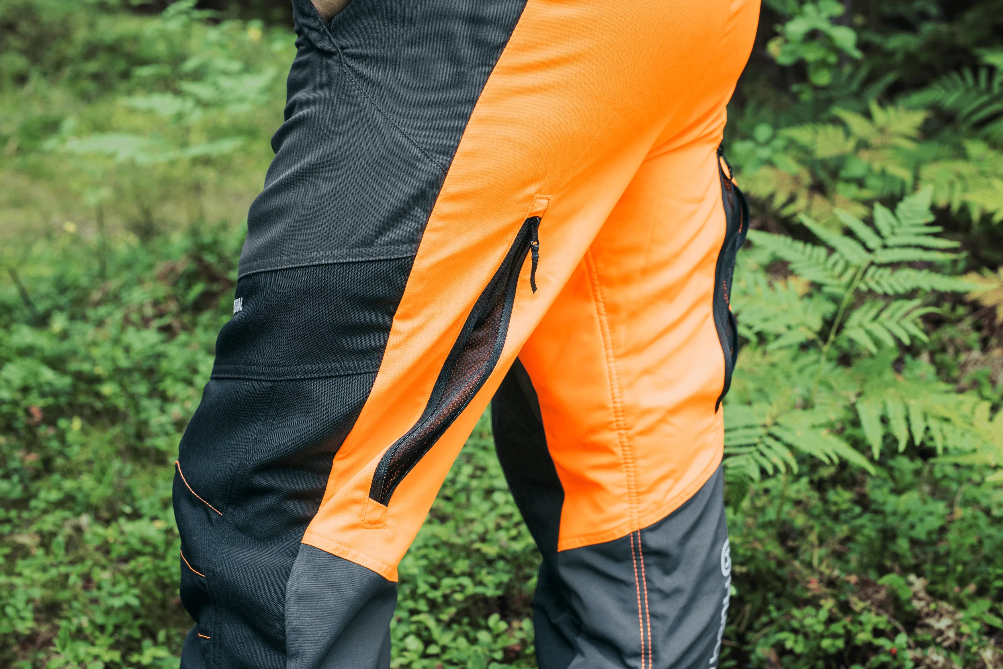 Husqvarna Functional viiltosuojahousu - Puutarhakone