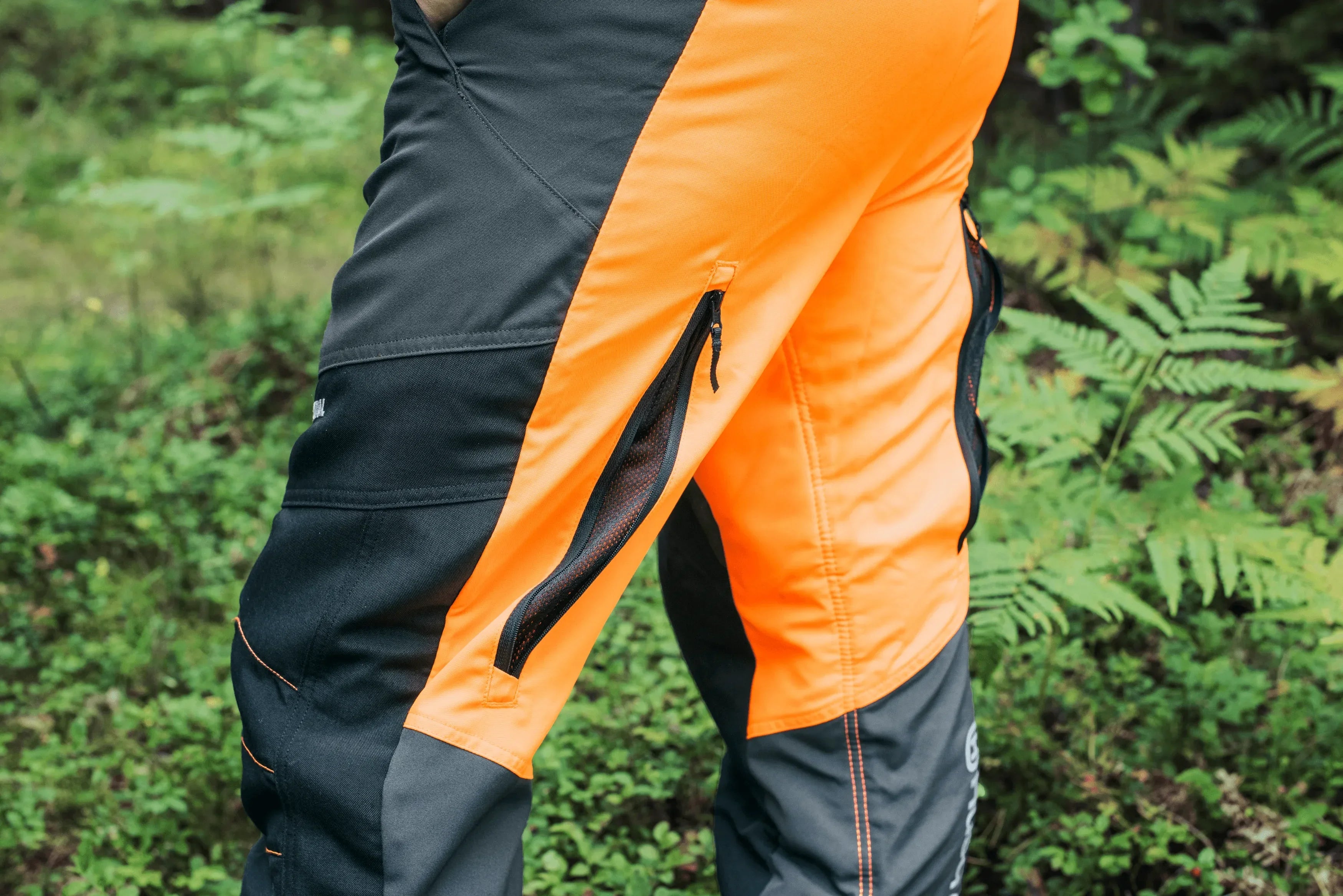 Husqvarna Functional viiltosuojahousu - Puutarhakone