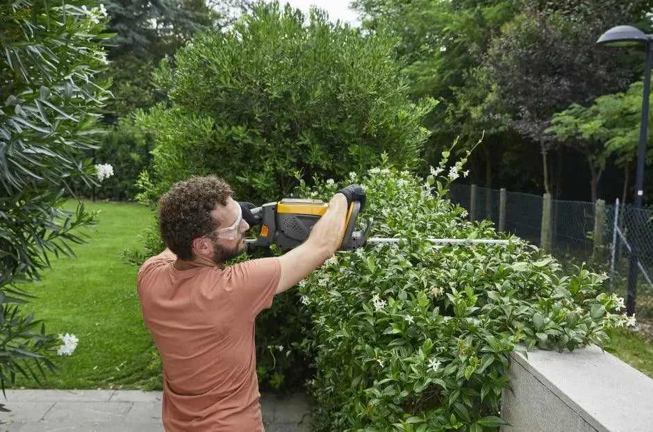 Stiga HT500e pensasleikkuri -setti - Puutarhakone