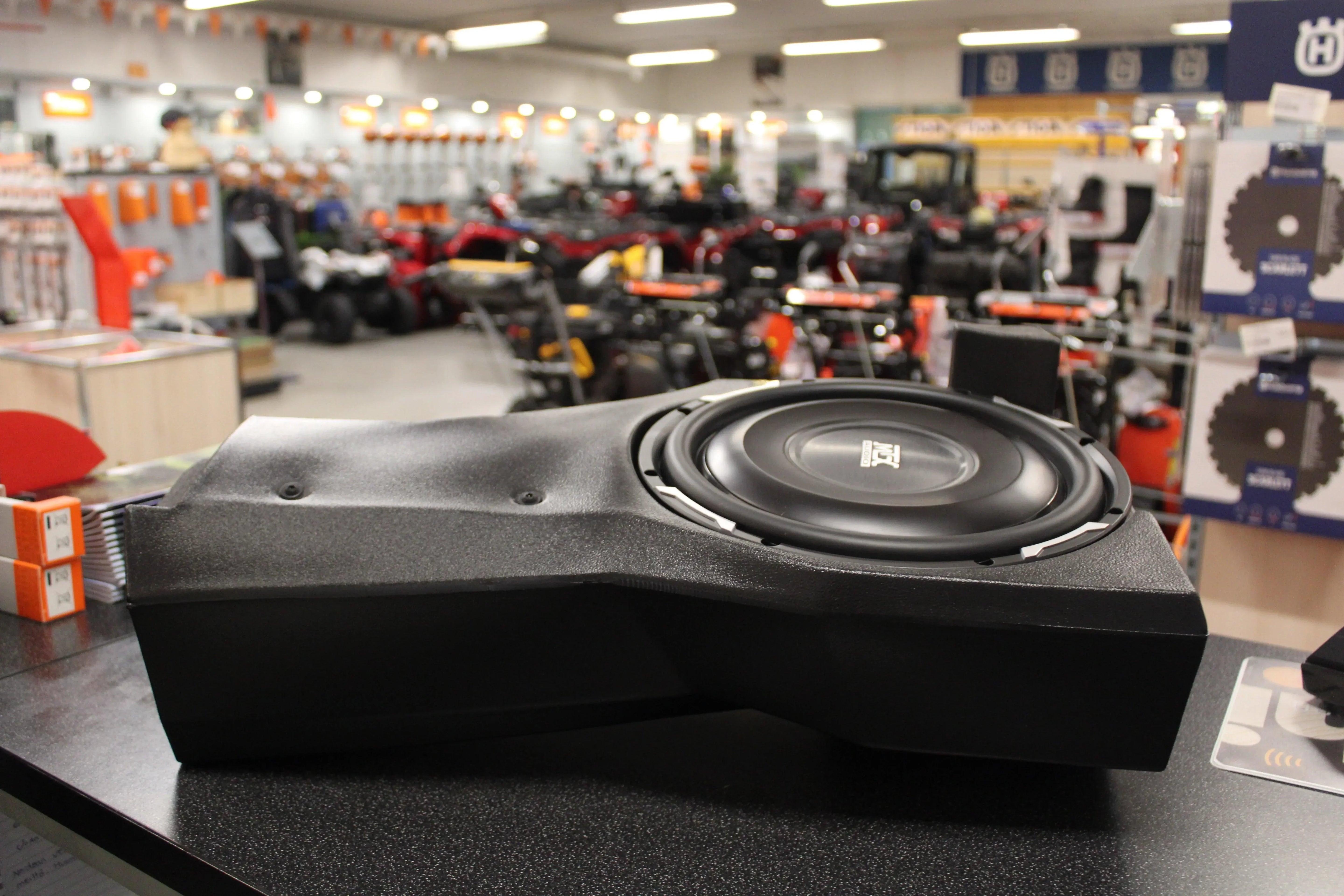 Polaris RZR XP 1000 Subwoofer - Puutarhakone