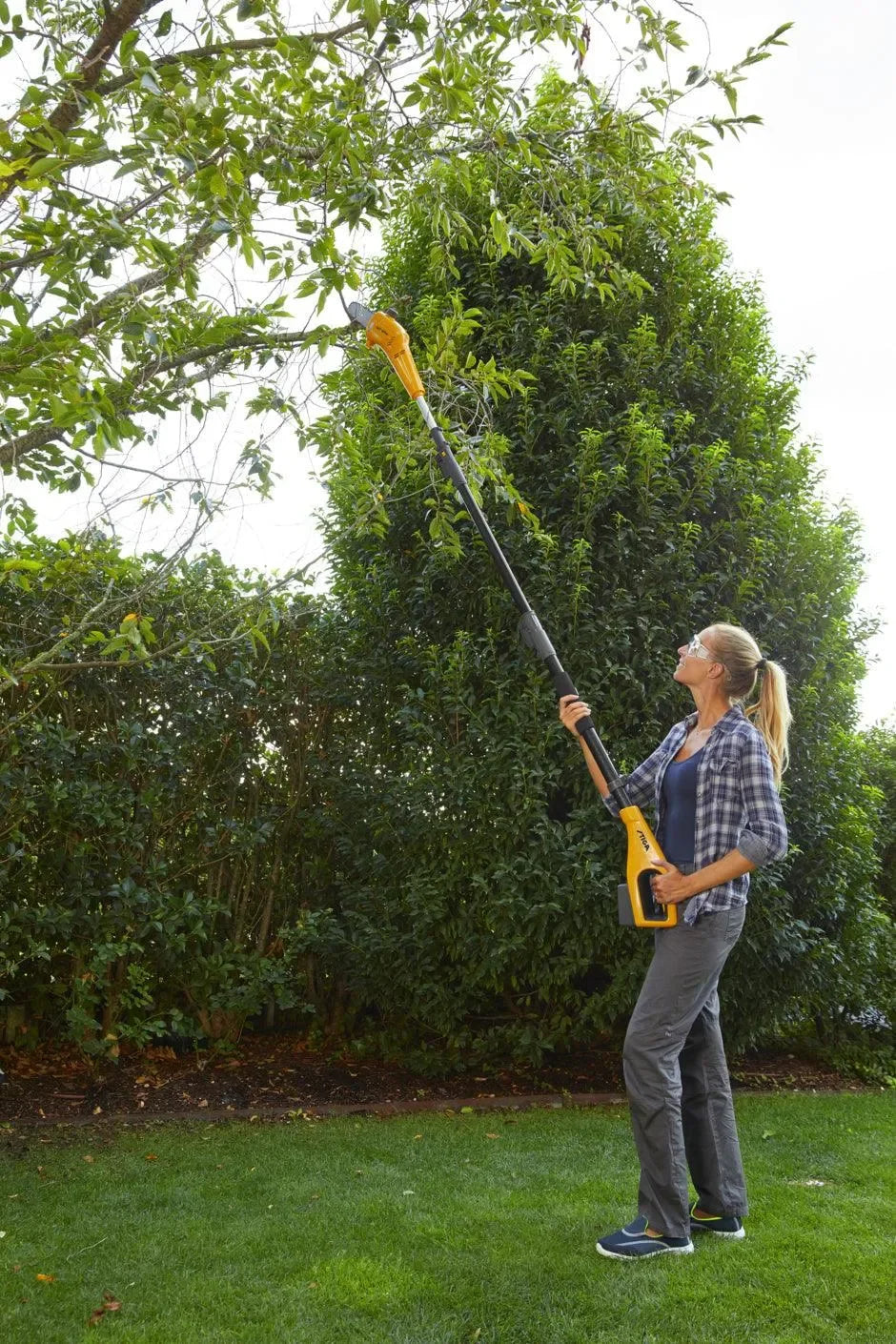 Stiga MT 100e akkumonitoimikone -setti - Puutarhakone