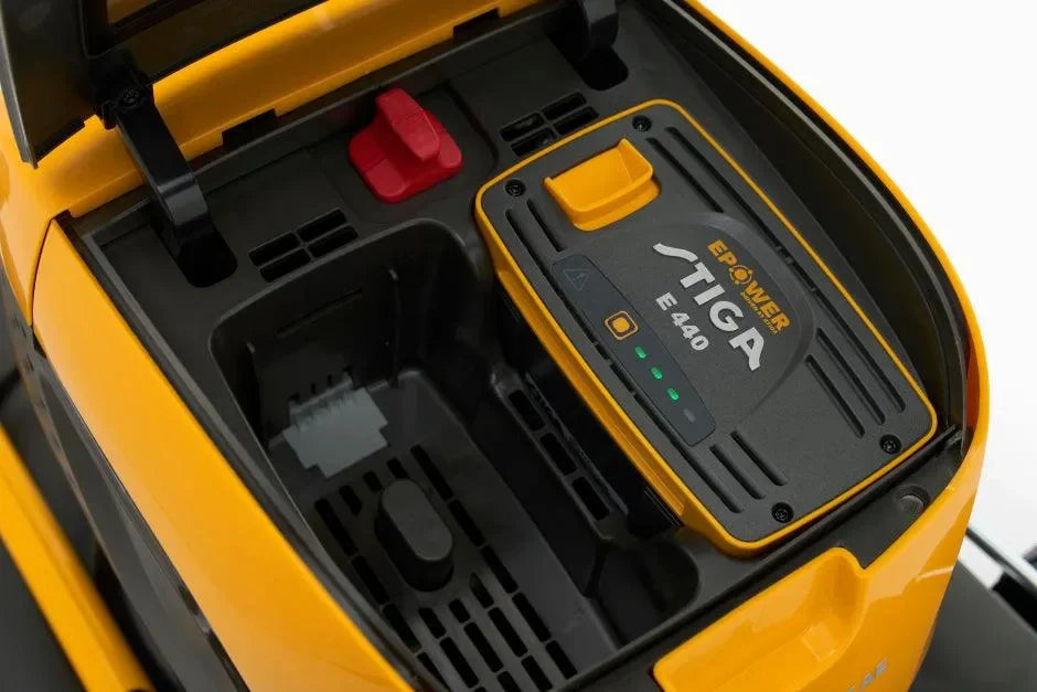 Stiga Multiclip 547 AE akkuruohonleikkuri -setti - Puutarhakone