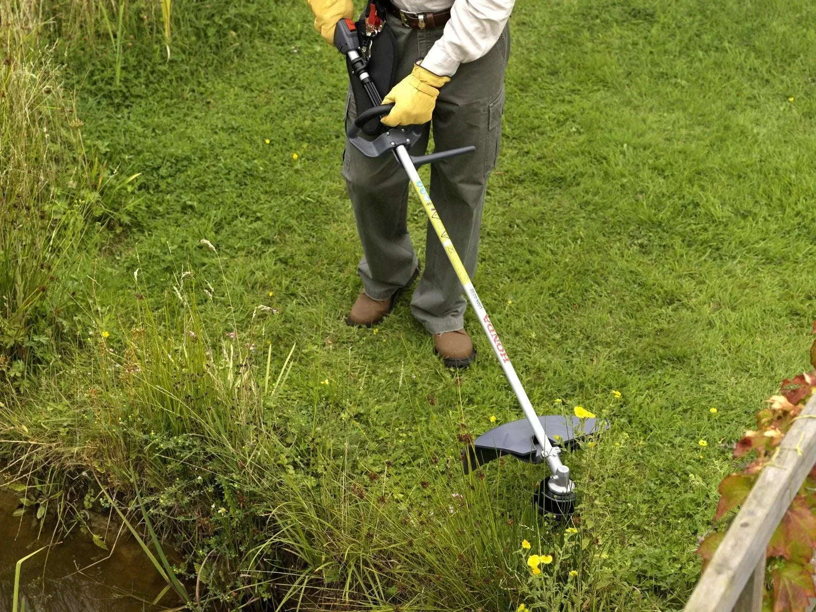 Honda UMK 425L ruohoraivuri/trimmeri - Puutarhakone
