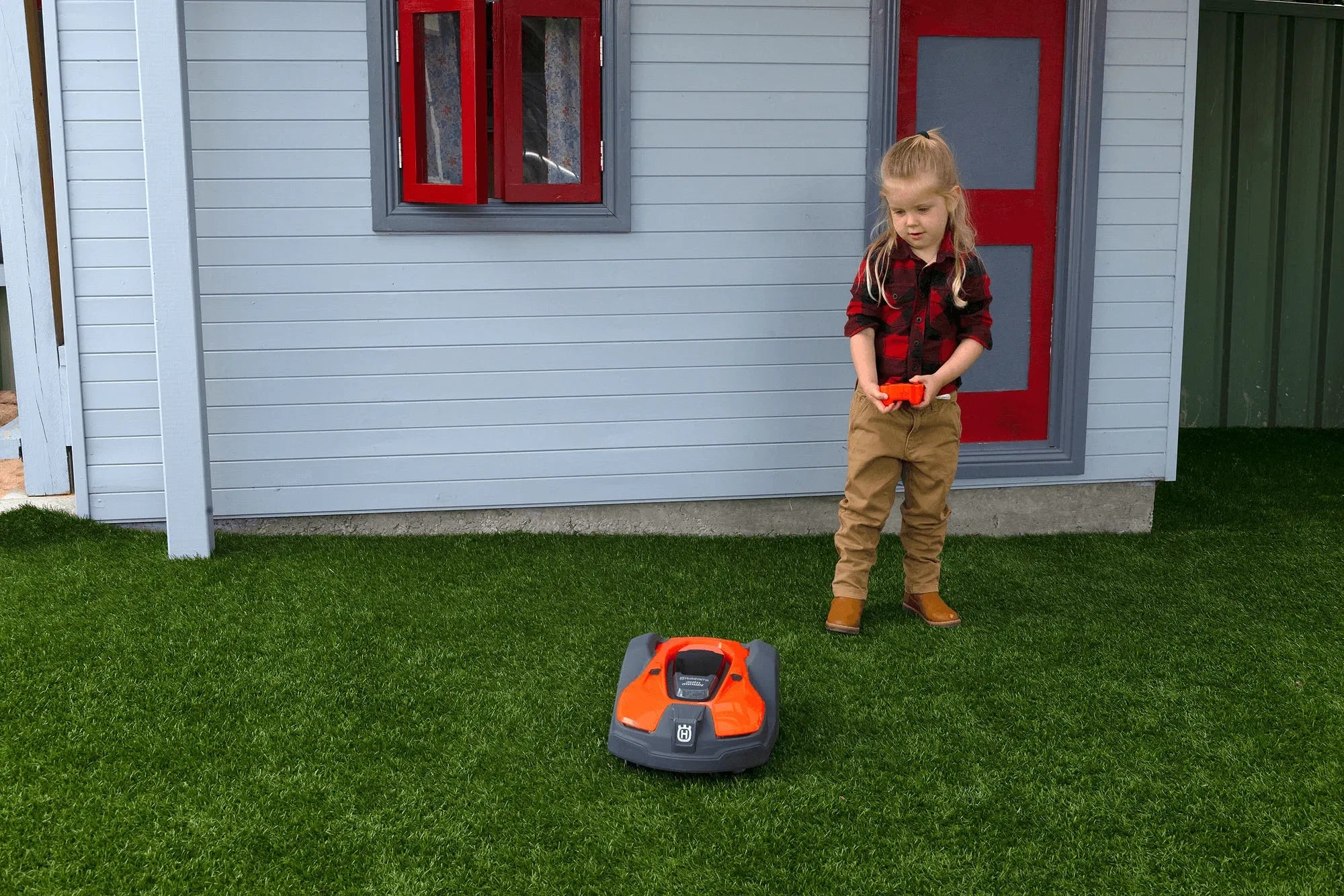 Husqvarnan lelu Automower 450X - Puutarhakone