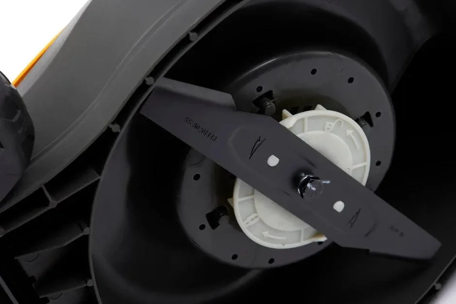 Stiga Collector 132e akkuleikkuri -setti - Puutarhakone