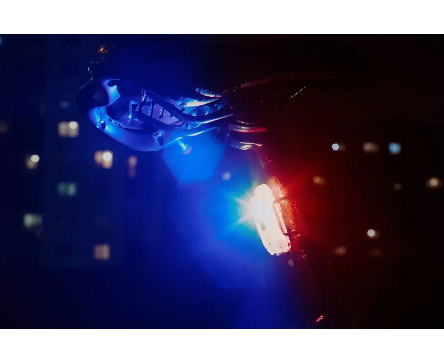 Armytek Crystal WRB — Monitoimilamppu 6-in-1 - Puutarhakone