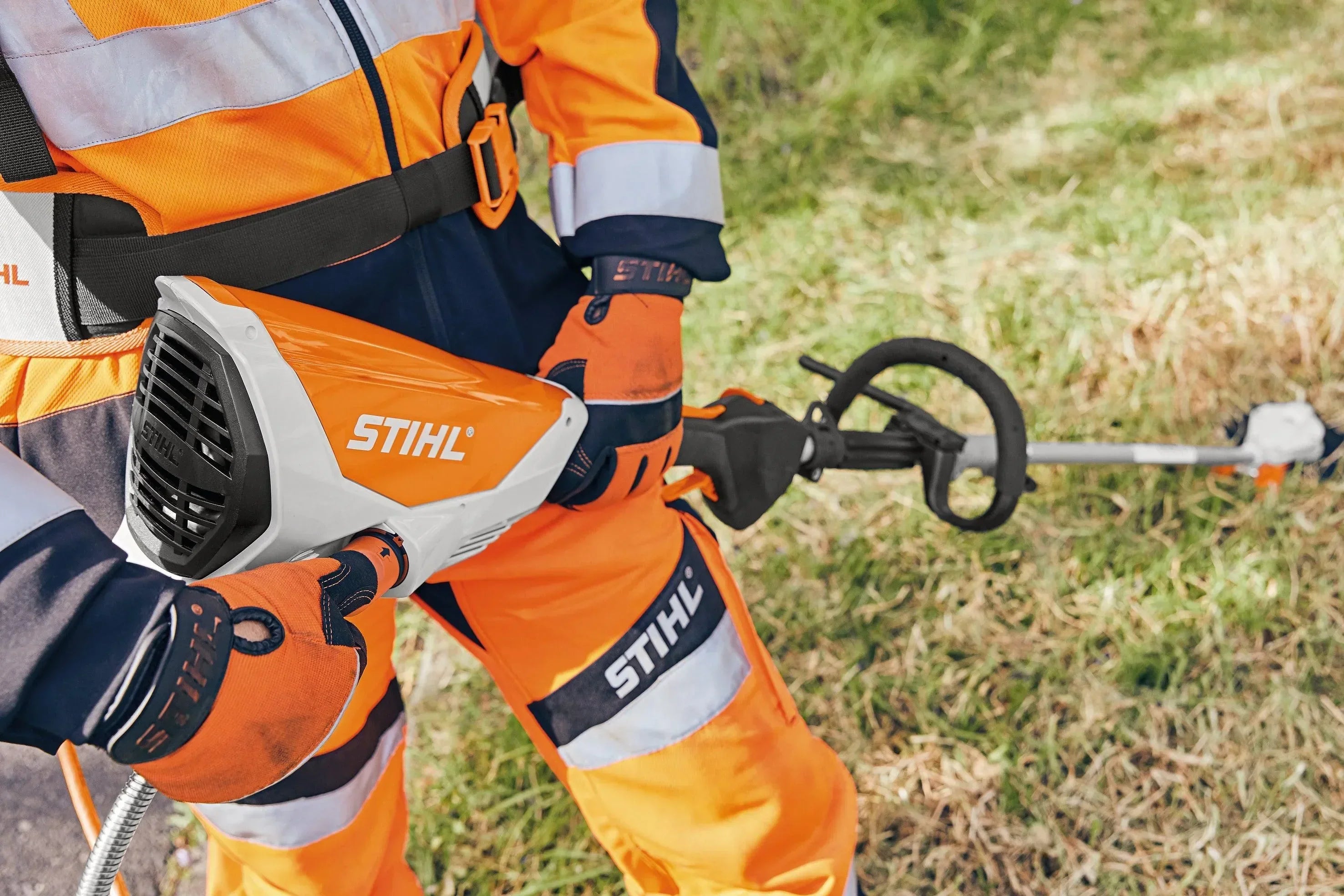 STIHL KMA 130R Akkukombimoottori - Puutarhakone