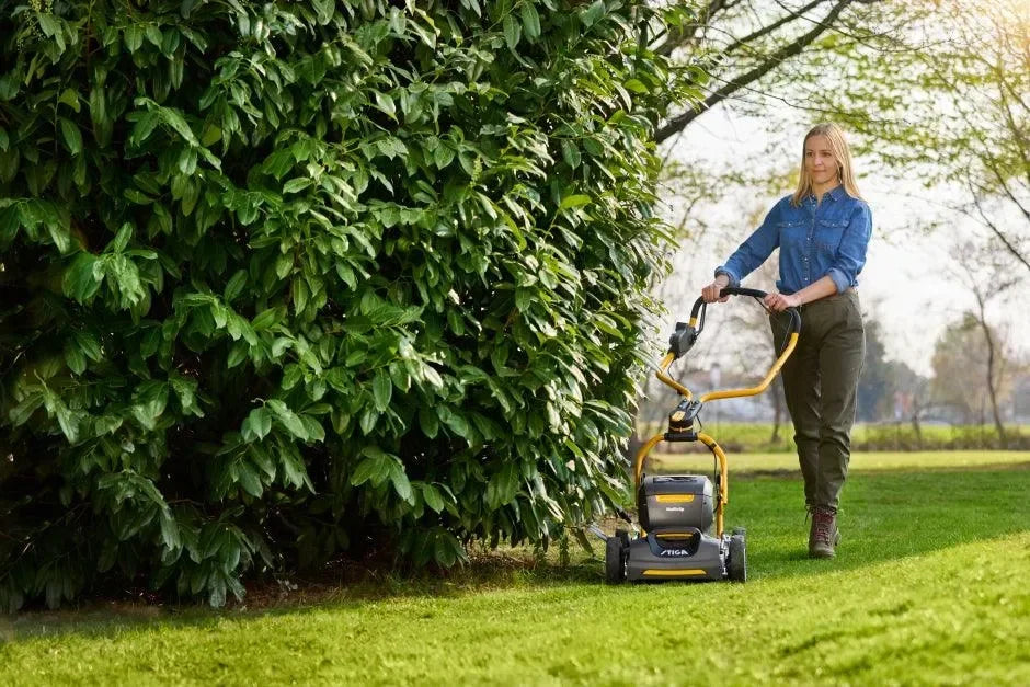 Stiga Multiclip 747e V akkuleikkuri -setti - Puutarhakone