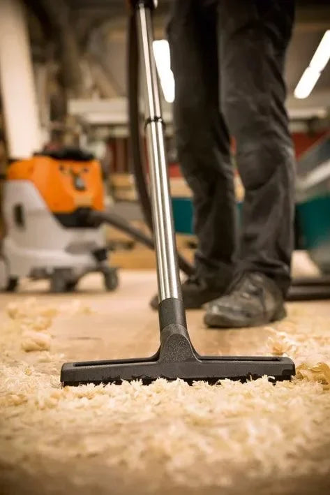 STIHL SE 133 Märkä-/kuivaimuri - Puutarhakone