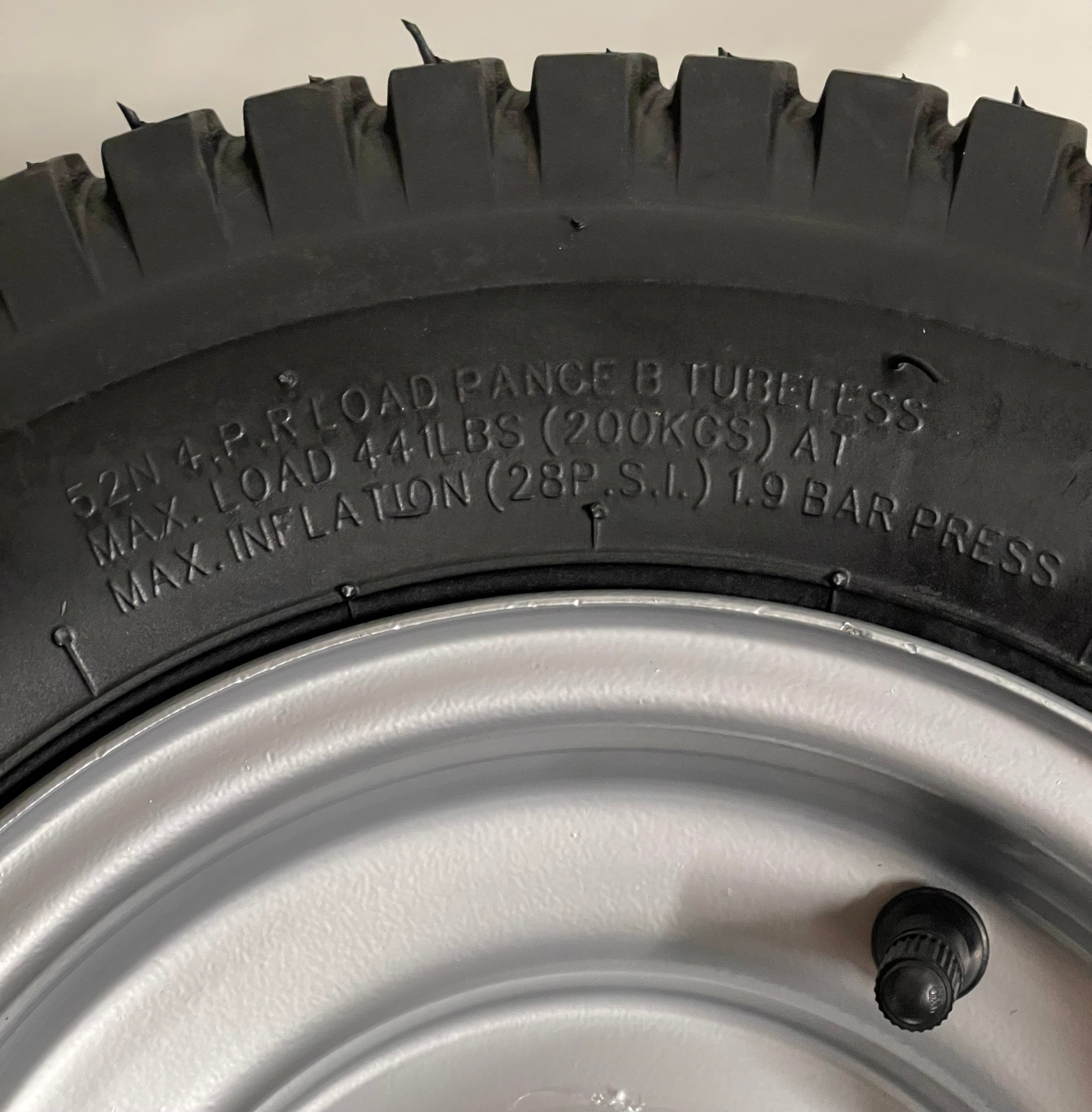 Rengas 16x6.50-8 vanteella
