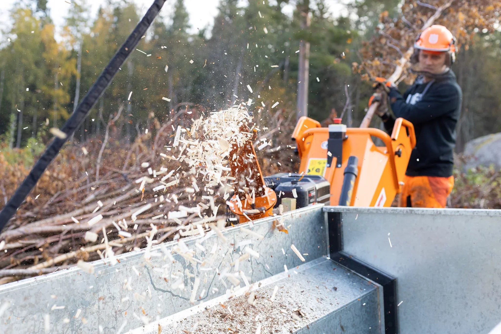 Bronco Haketin/Oksasilppuri B&S 13.5hv sähköstartilla