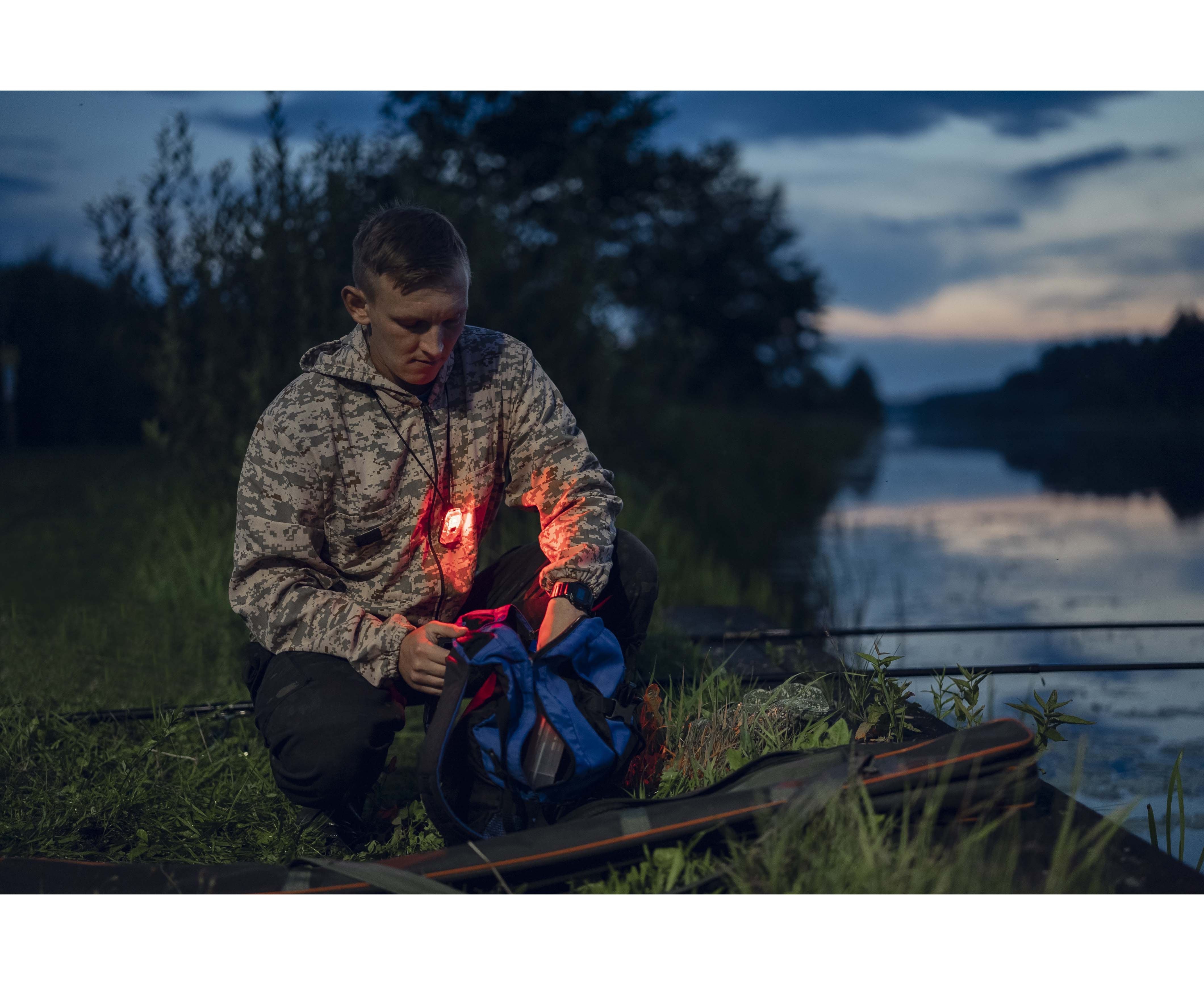 Armytek Crystal Pro Grey -monitoimivalaisin