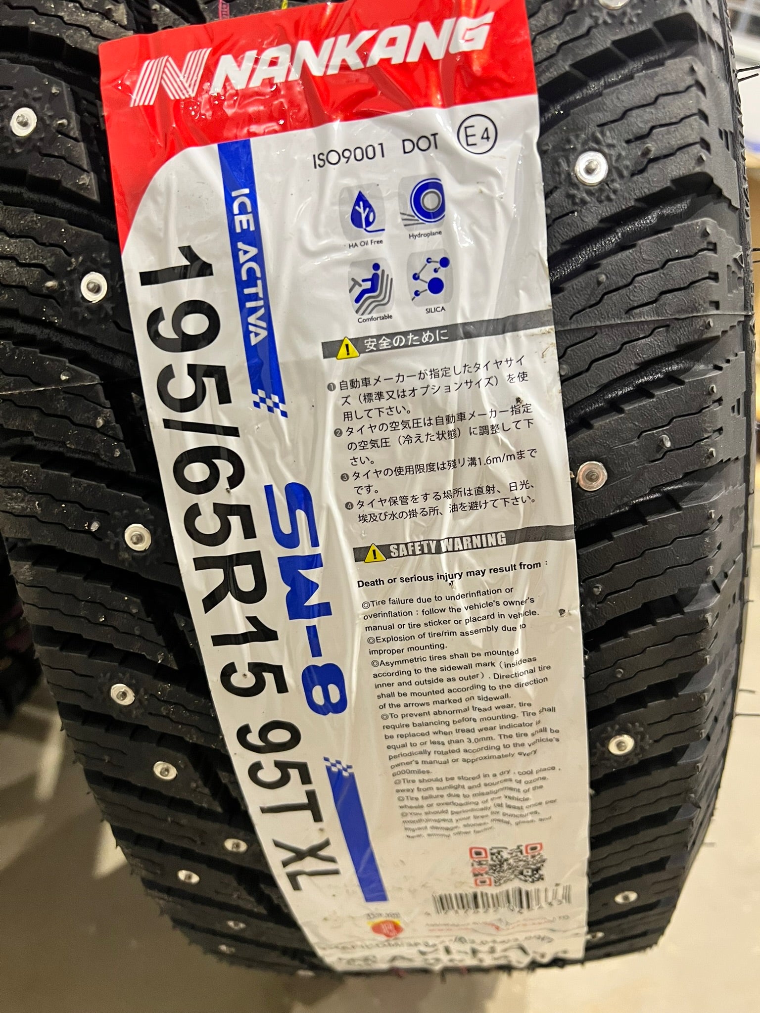 Pyöräsarja nastarenkailla 195/65-15 + ITP S&S-Vanteet