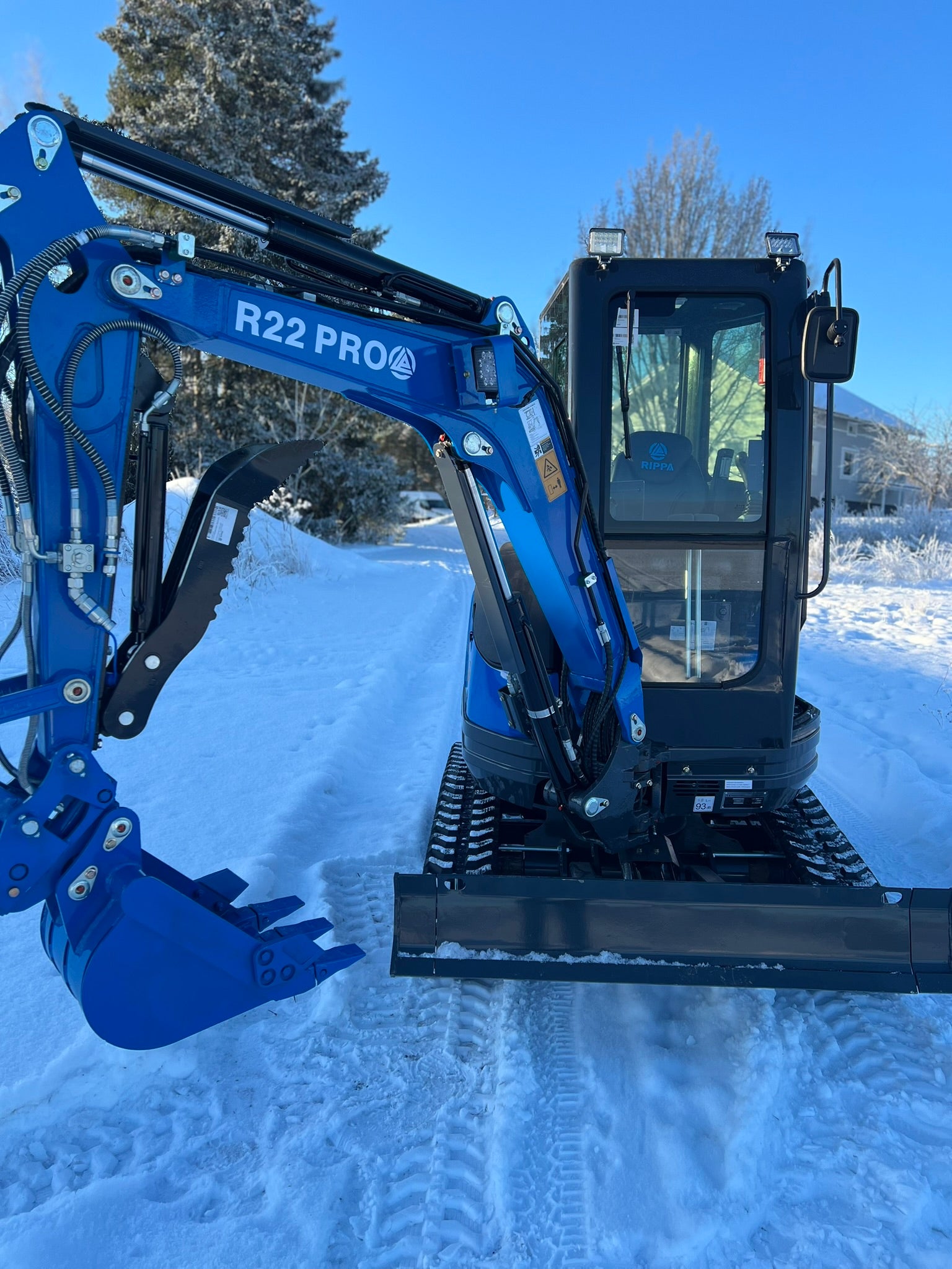 Rippa R22 minikaivinkone -Kubota D1105 3-sylinterinen