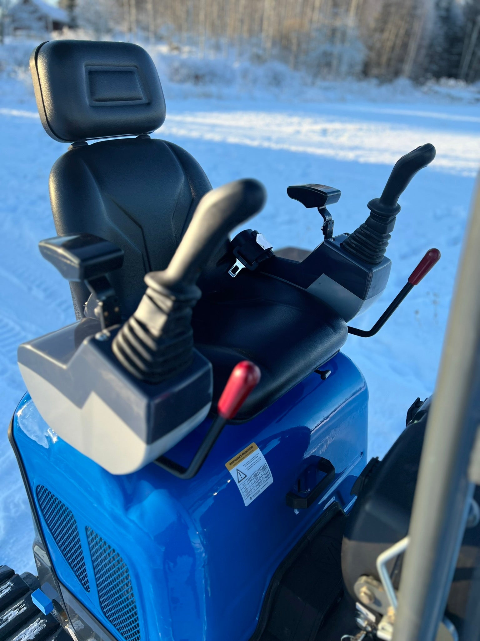 Rippa R13 minikaivinkone -Kubota D722 3-sylinterinen moottori