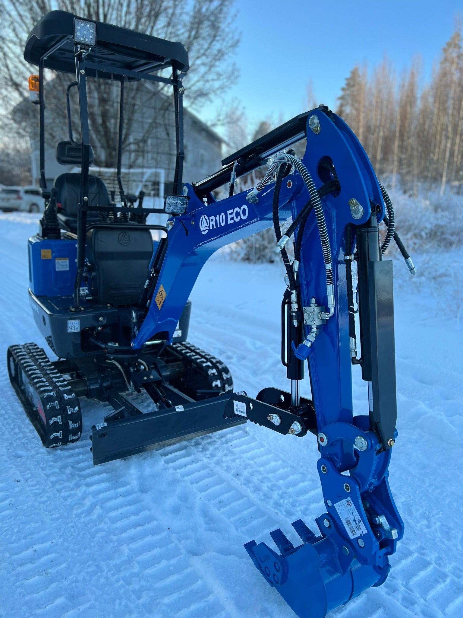Rippa R10 ECO minikaivinkone -Kubota Z482 2-sylinterinen moottori