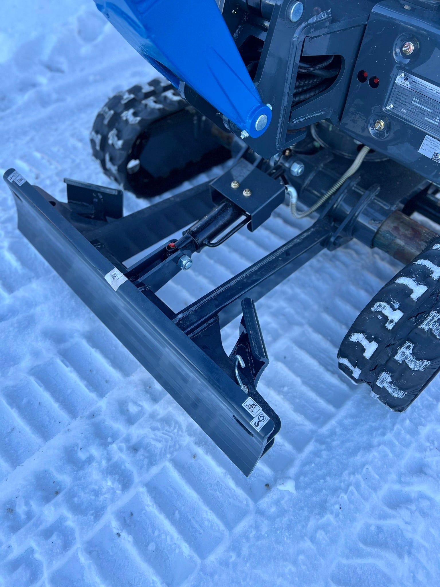 Rippa R10 ECO minikaivinkone -Kubota Z482 2-sylinterinen moottori