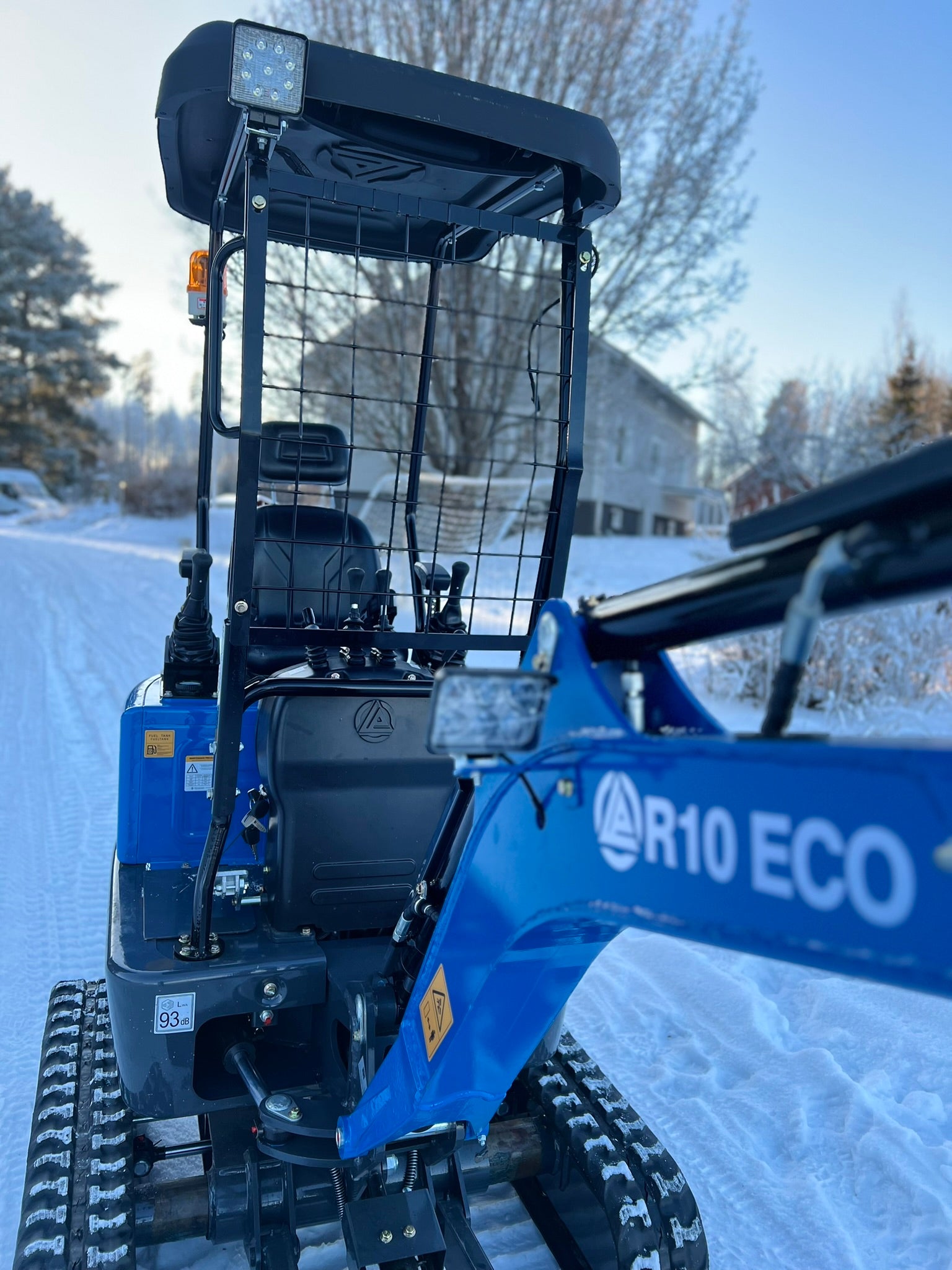 Rippa R10 ECO minikaivinkone -Kubota Z482 2-sylinterinen moottori