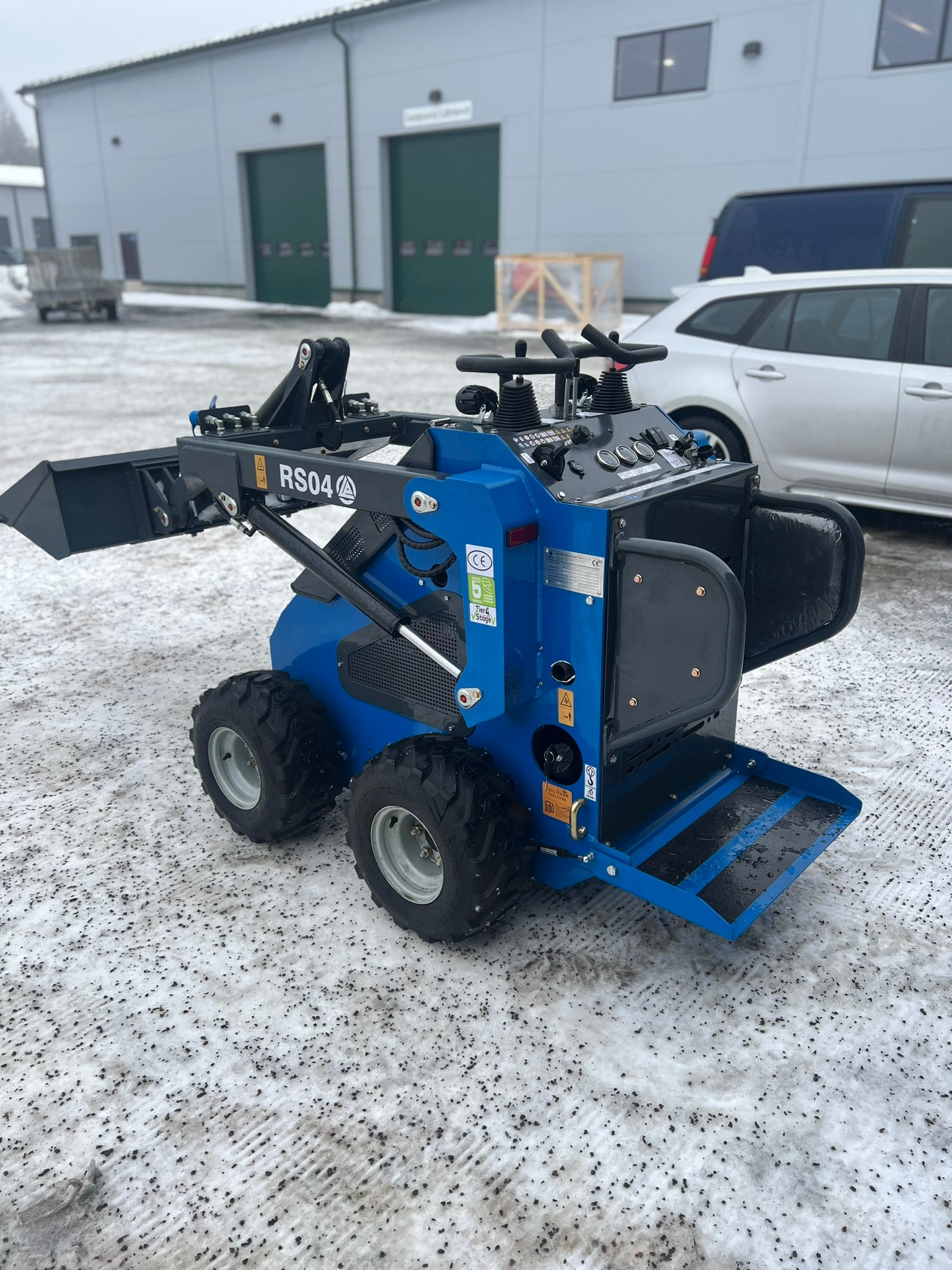 Rippa RS04 compact kauhakuormain