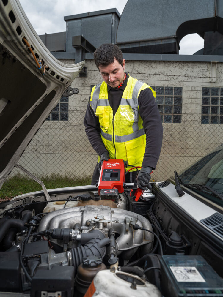 Milwaukee apukäynnistisn M18 JS2000-0