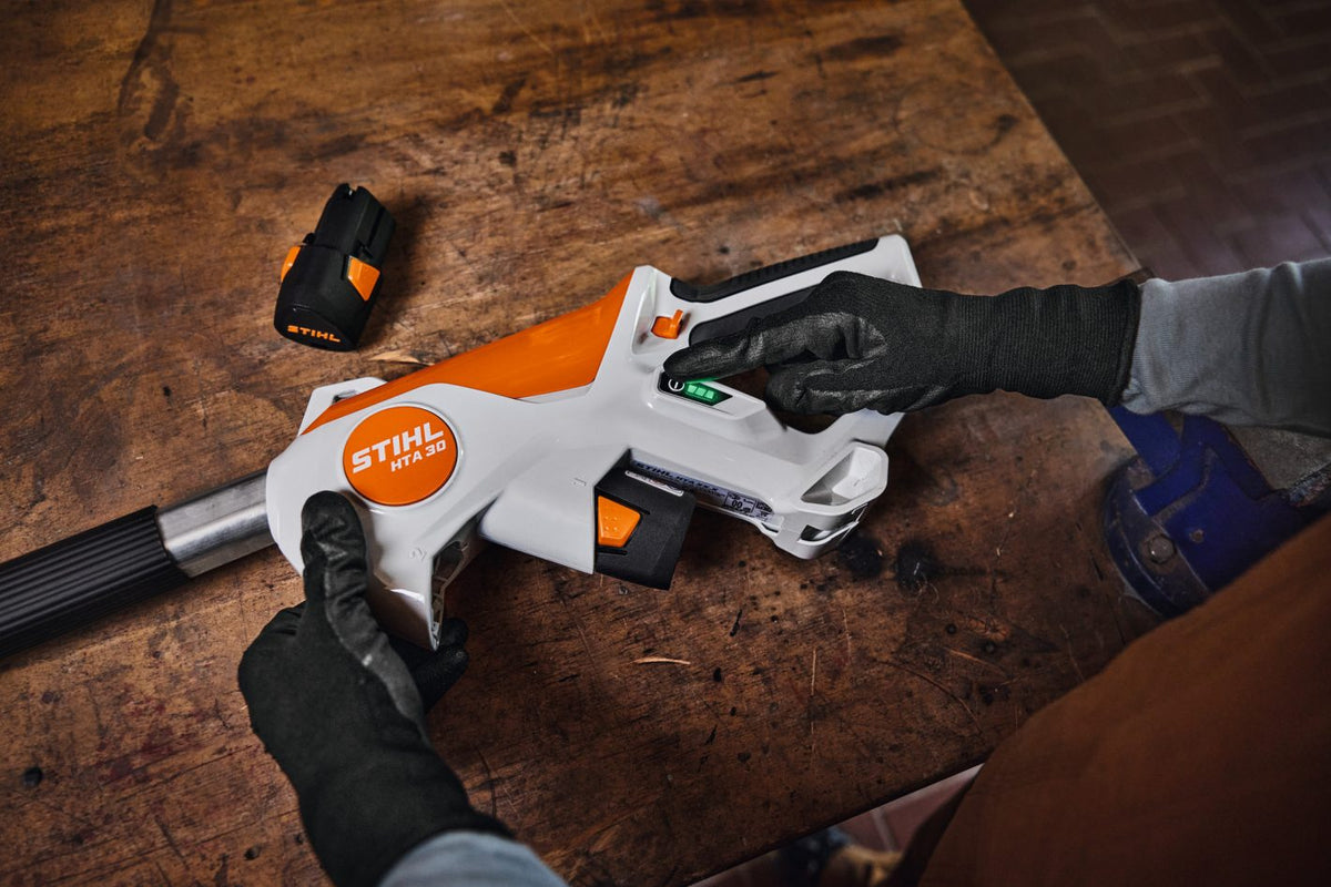 STIHL HTA 30 Akkuoksasaha -setti