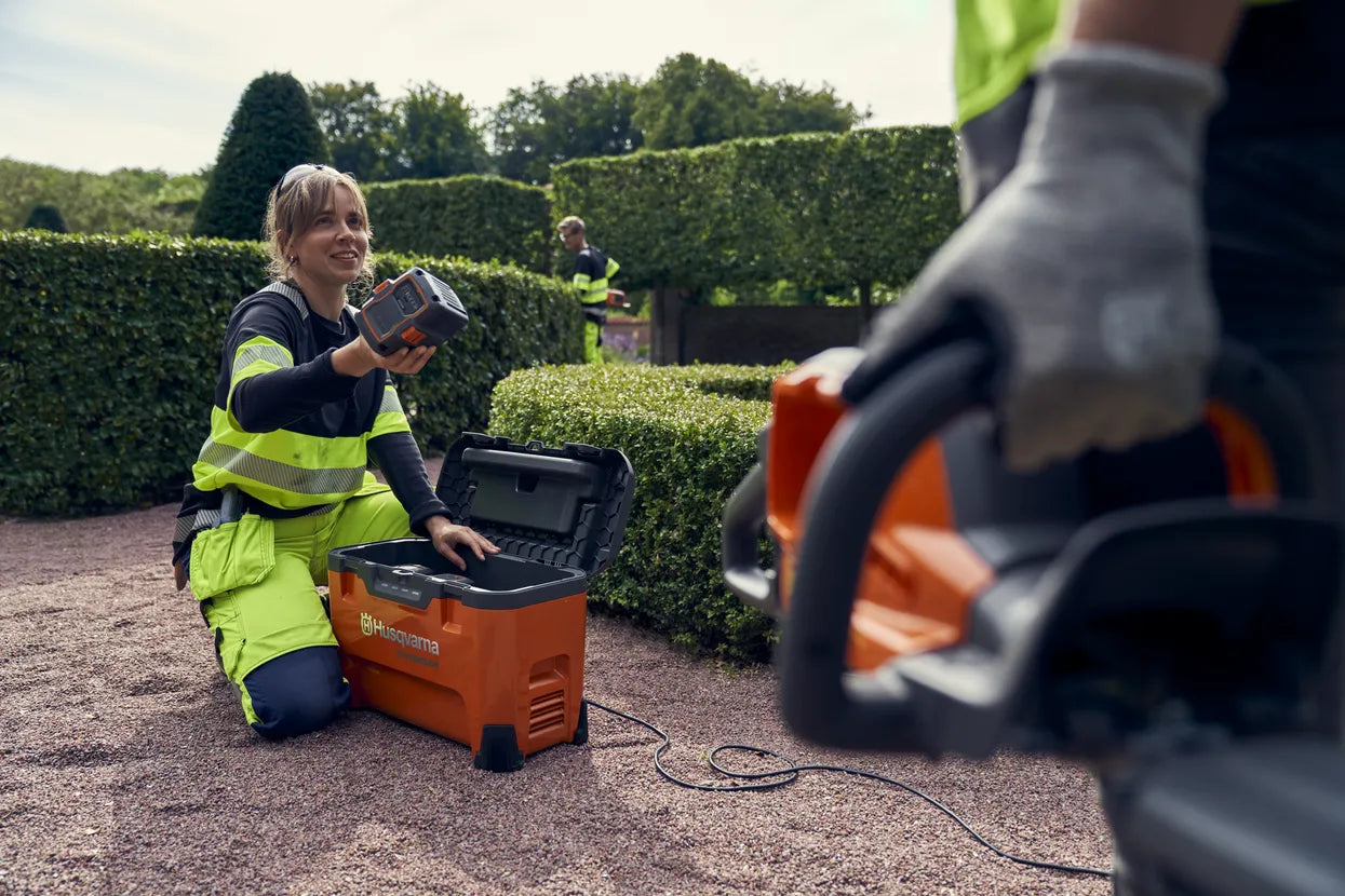 Husqvarna monitoimipikalaturi 40-C1000X4 (iPX4)