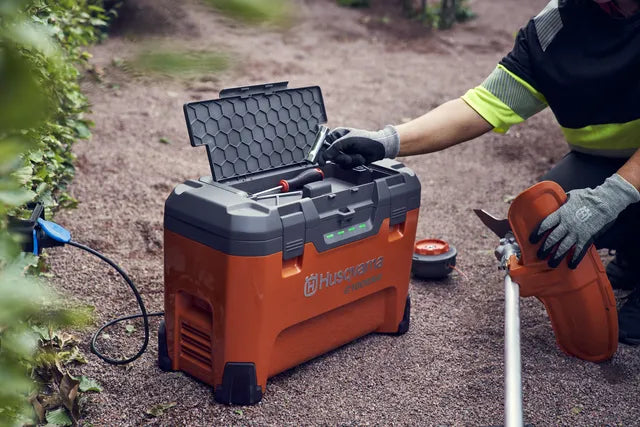Husqvarna monitoimipikalaturi 40-C1000X4 (iPX4)