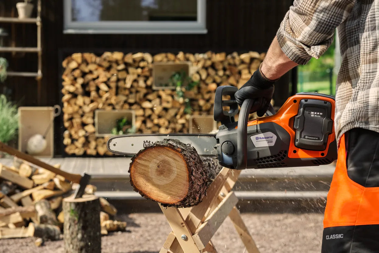Husqvarna 242i akkusaha -setti